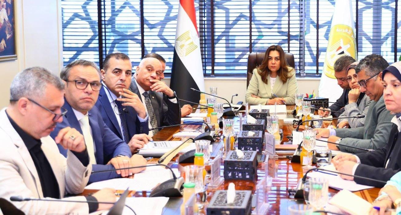 التنمية المحلية والبيئة: تنفيذ...