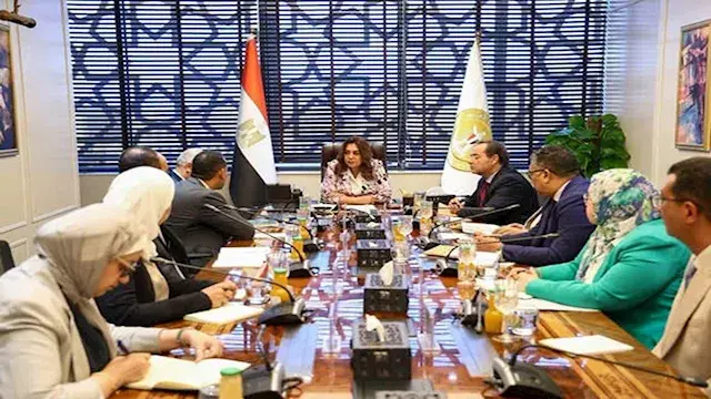 التنمية المحلية تبحث تطوير الم...