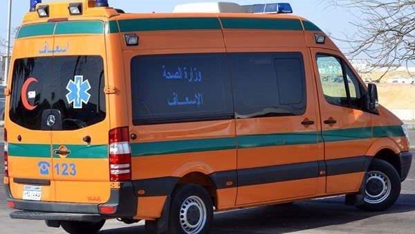 إصابة 12 عاملا إثر انقلاب سيار...