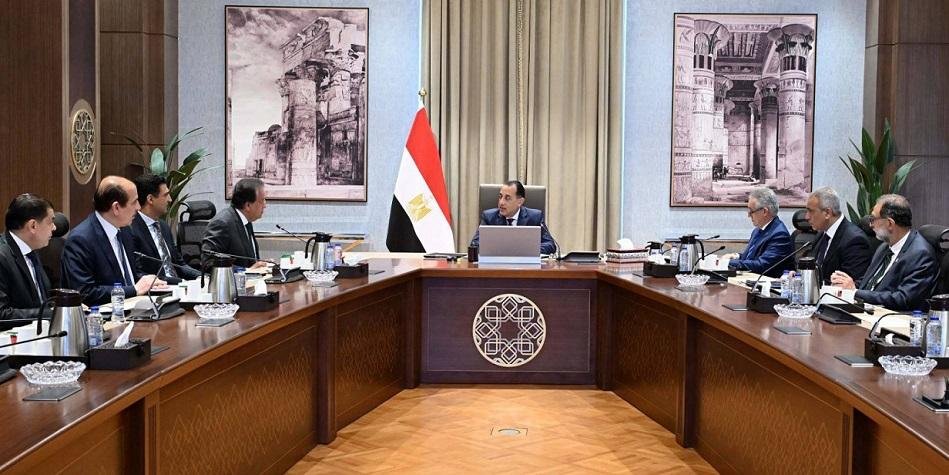 رئيس الوزراء يتابع إجراءات إحك...