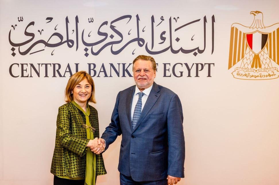 نائب رئيس بنك الاستثمار الأوروبى: القطاع المصرفى المصرى يتمتع بالصلابة ومؤشرات مالية قوية على مستوى السيولة ورأس المال