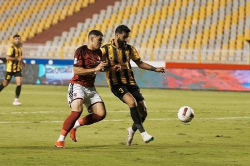 بركلتي جزاء.. الأهلي يتعادل مع...