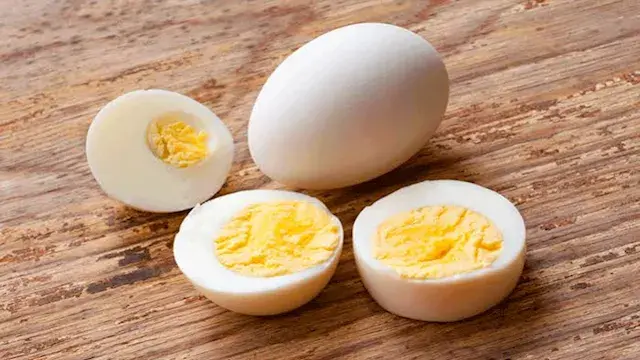ماذا يحدث لجسمك عند تناول بيضة يوميا صباحا؟