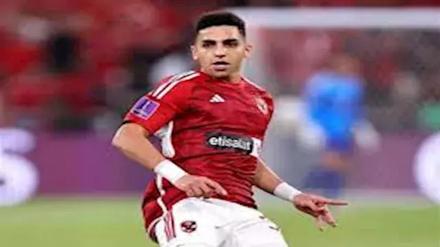 كوكا يرافق بعثة الأهلي إلي أوغ...