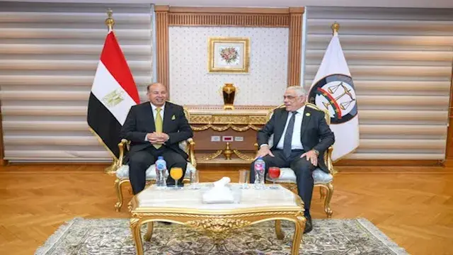 النائب العام يستقبل رئيس جامعة...