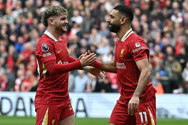 تلميذ محمد صلاح يزامل أليو ديا...