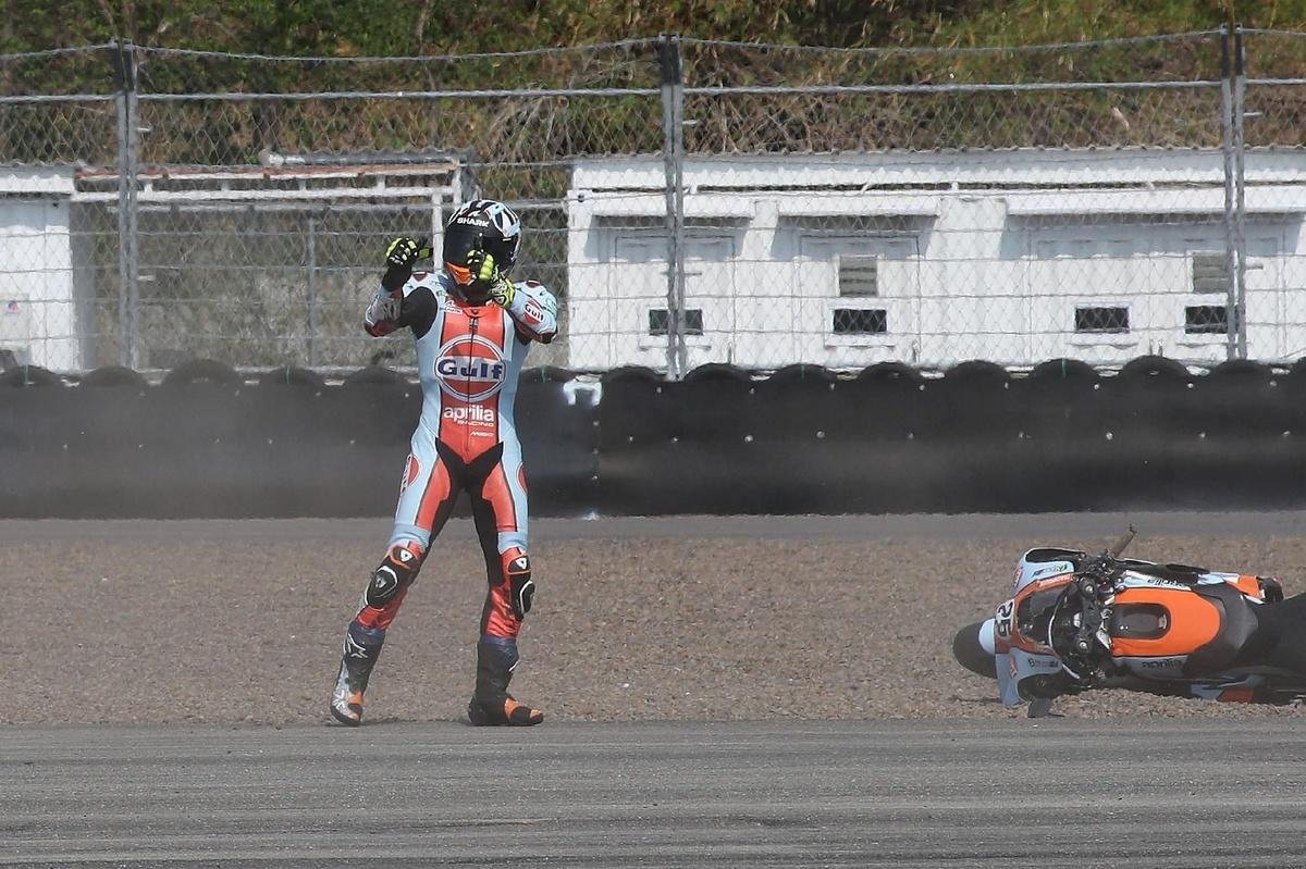 Raul Fernandez slams "unprofessional" Marco Bezzecchi after dramatic Indonesia crash