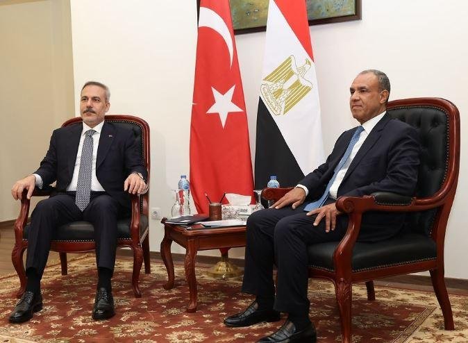 عبد العاطي: ندين الانتهاكات ال...