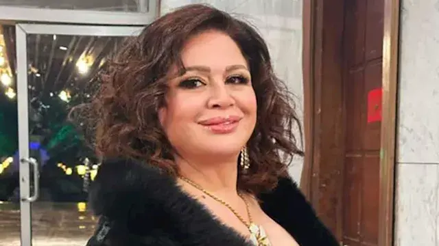 "إنسانة وأصيلة".. إشادات واسعة...