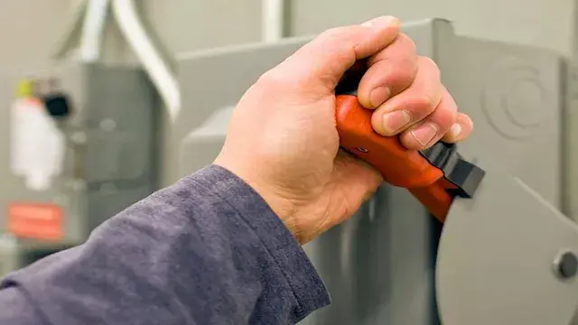 الحر يرفع أحمال الكهرباء لـ38....