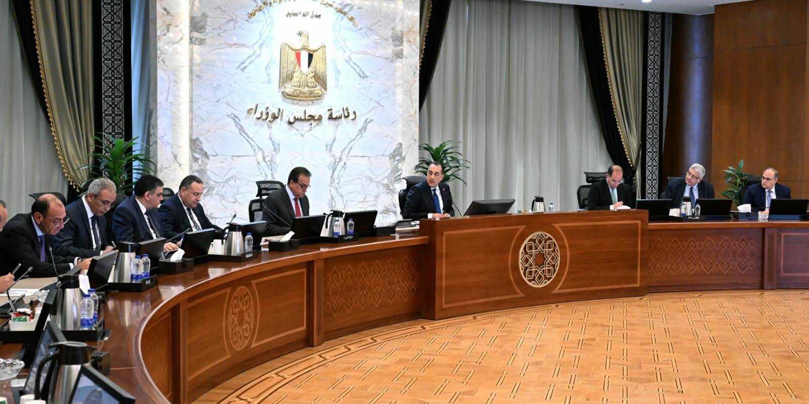 مدبولي يؤكد أهمية انتظام سداد...