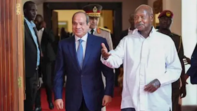 بالصور.. رئيس أوغندا يرحب بالسيسي ويشدد على توسيع التعاون الثنائي