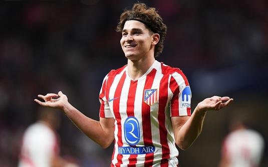 أتلتيكو مدريد يطرح قميص ألفاري...
