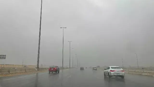أمطار متفاوتة الشدة على هذه ال...