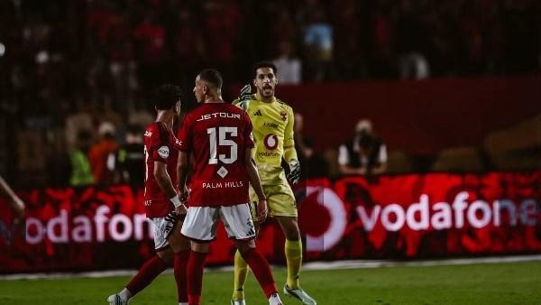 «لكل منصب اختصاصات» .. إعلامي: الأهلي يُوجّه اللوم لوائل جمعة بسبب التدخل في الأمور الفنية