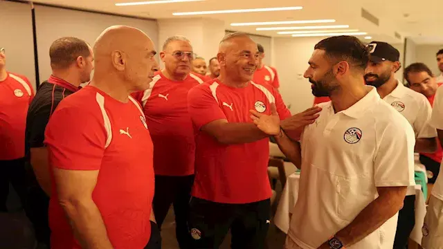 رقصة مرموش ورسالة محمد صلاح.. كيف احتفل لاعبو منتخب مصر بتجديد عقد حسام حسن؟