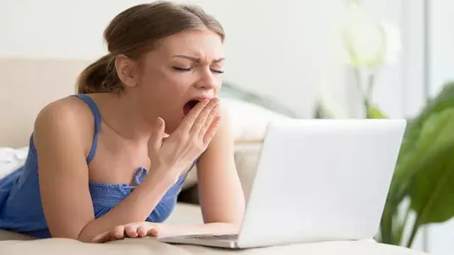 هل يرفع السهر المتكرر خطر الإص...