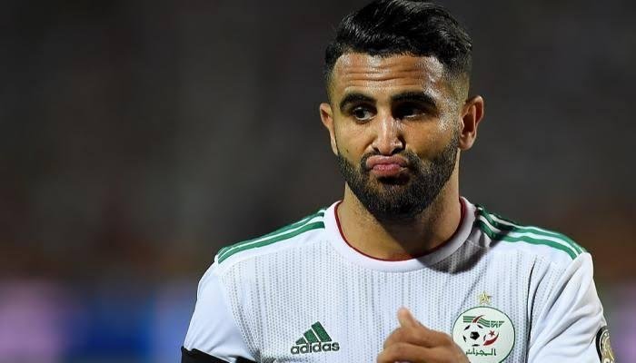رياض محرز يحسم مستقبله مع الأه...