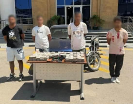 ضبط 4 متهمين بسرقة مبلغ مالي م...