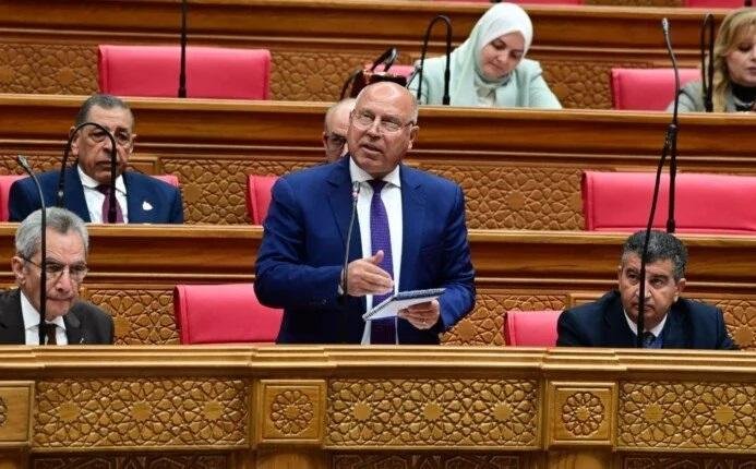 كامل الوزير: لا نقترض لنستهلك...