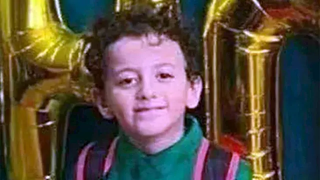 ‬حقيبة للرحيل ومقص للجريمة.. ك...