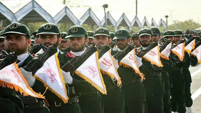 بالصواريخ والمسيرات.. الحرس الثوري يعلن استهداف قاعدتين جويتين في الأردن