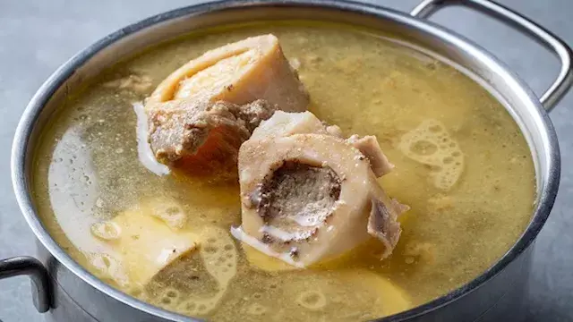 شوربة العظام.. كنز غذائي أم مب...