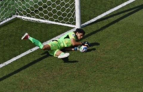 كأس العالم: المغربي بونو يتصدى لضربة جزاء أمام فرنسا والتعادل يسيطر على المباراة