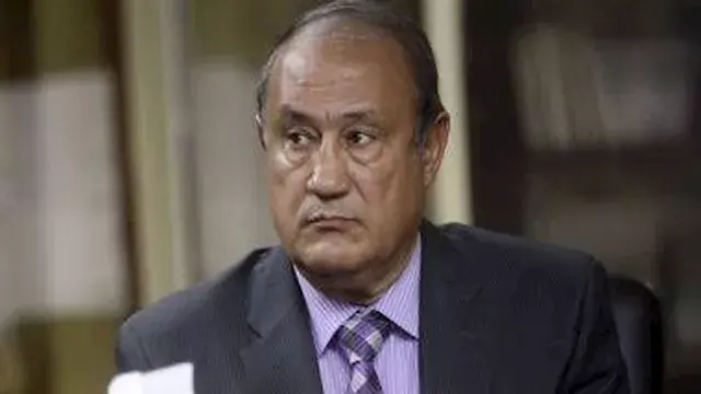 اللواء علاء مقلد يصل عزاء الده...