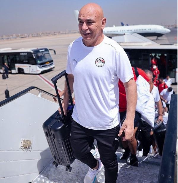 بعثة منتخب مصر تغادر إلى جنوب...