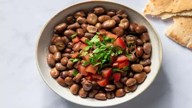 بتفطر فول بالبيض؟.. هذا ما يحد...