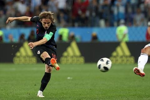 بليتش يحسم موقف مودريتش من منت...