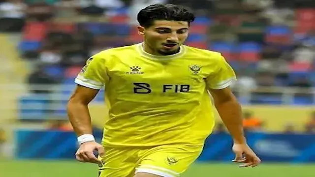 "بعد ارتباط اسمه بالأحمر".. أب...