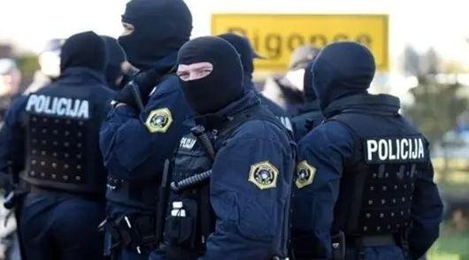 الشرطة المجرية تلقي القبض على...