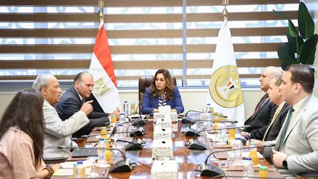 وزيرة التنمية المحلية تتابع مشروعات المحافظات وتوجه بتسريع الإنجاز