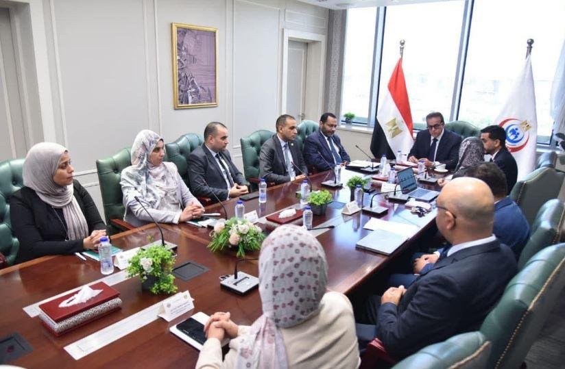 وزير الصحة يجتمع بالإدارة العامة للمبادرات بعد حصولها على شهادتي الأيزو في إدارة الجودة ورضا المستفيدين