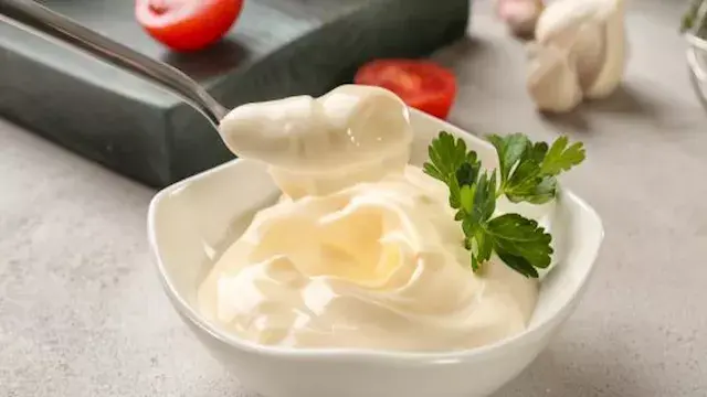 هل المايونيز ضار بالصحة؟ خبراء...