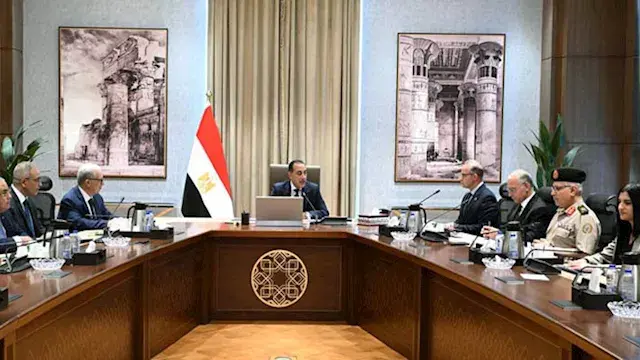 طرح 3 شركات تابعة للقوات المسلحة في البورصة