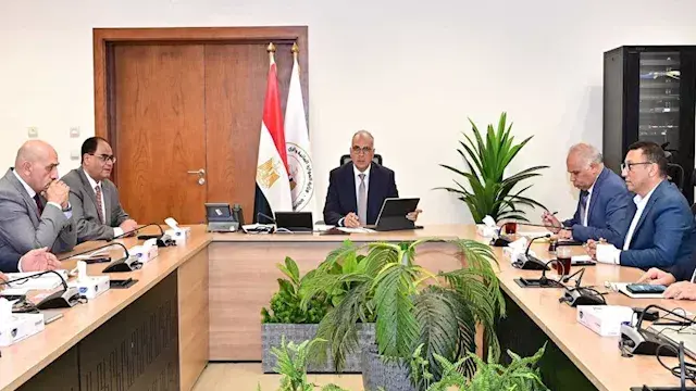 وزير الري يوجه بتسريع معدلات ت...