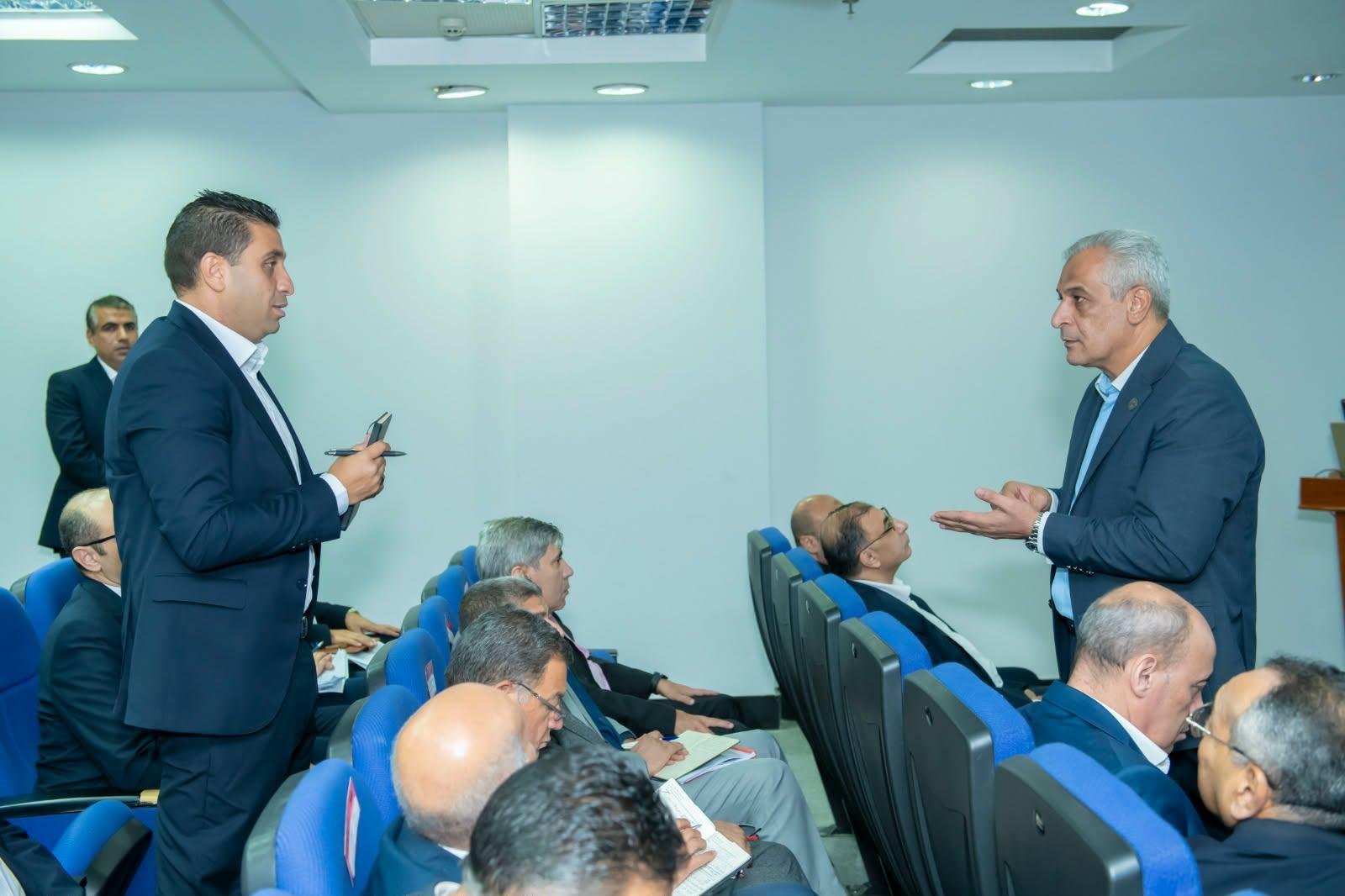 الباحث عقل الصناعة.. وزير الإن...