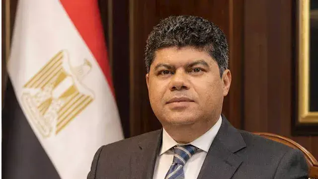 منال عوض تدفع بكوادر جديدة.. ص...