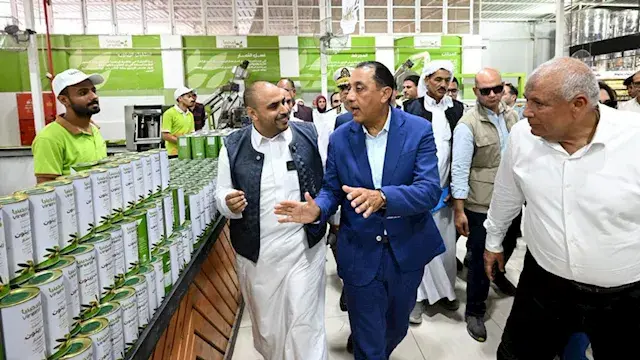 رئيس الوزراء يتفقد معصرة "فيرج...