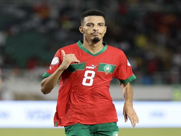 أياكس يتحرك لحسم صفقة المغربي...