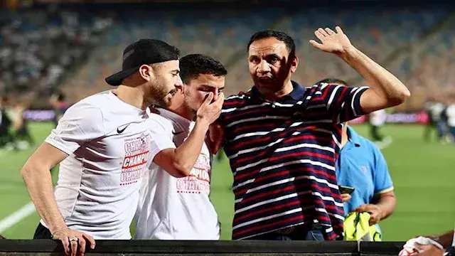 10 صور من بكاء محمد شحاتة بعد...