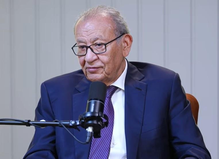 إبراهيم المعلم: تراجع متوسط توزيع الكتب في مصر.. ورغم ذلك النسخ الورقية لن تختفي