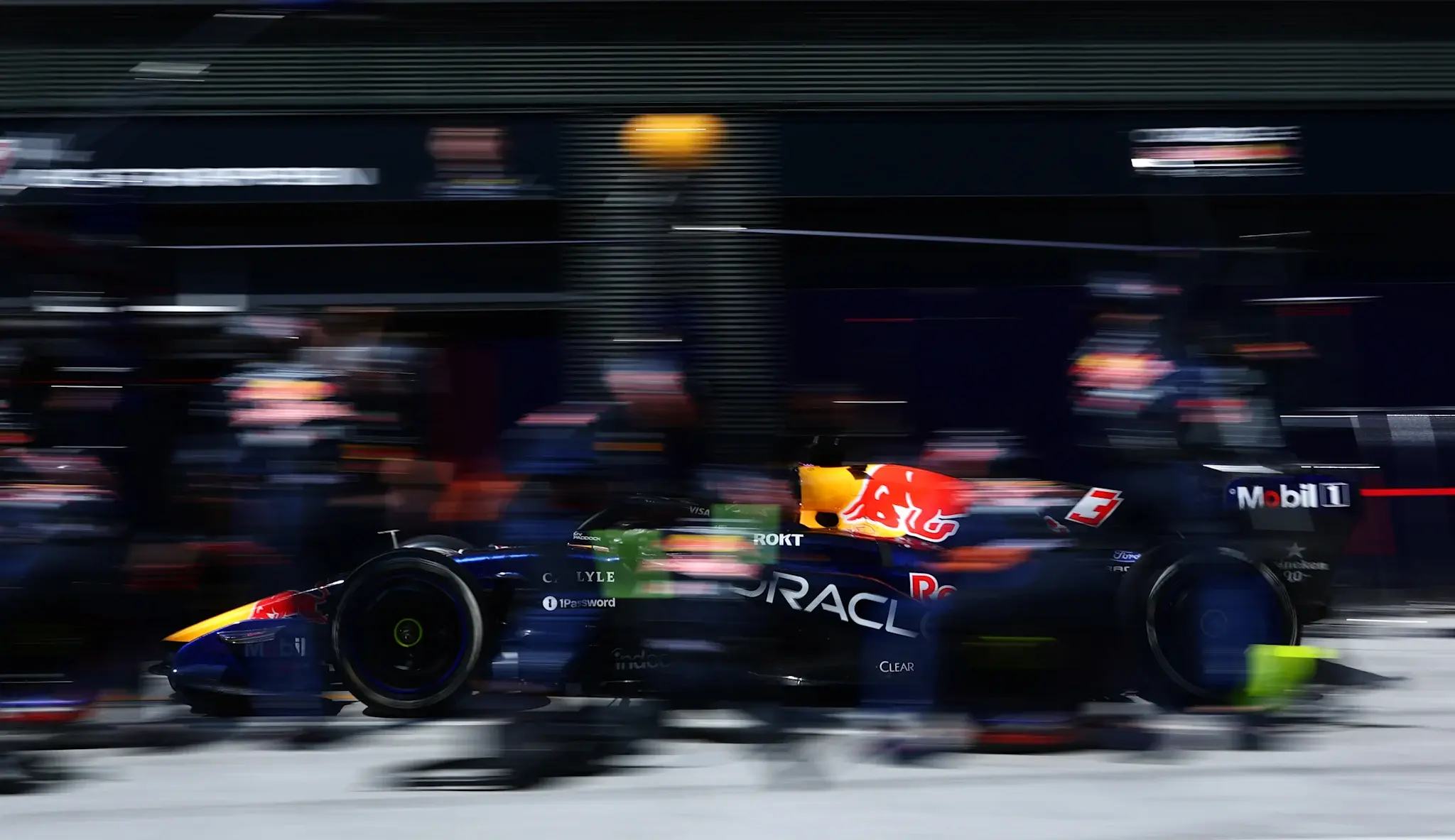 Why Verstappen fans are rushin...
