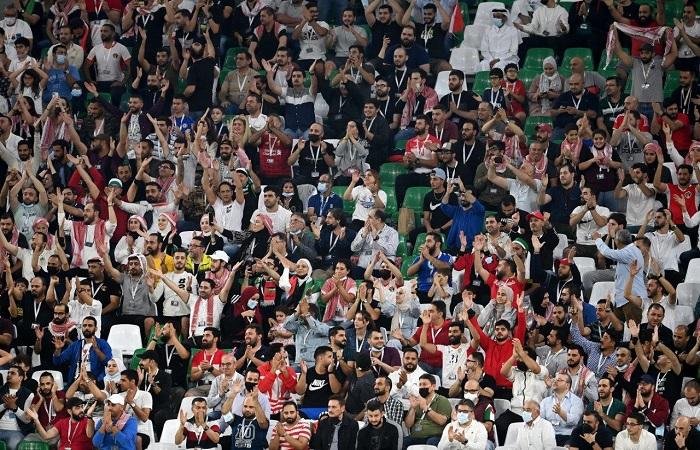 دراسة: تشجيع كرة القدم قد يرهق...