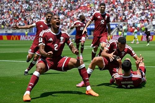 قطر تسجل أول أهداف العرب في مو...