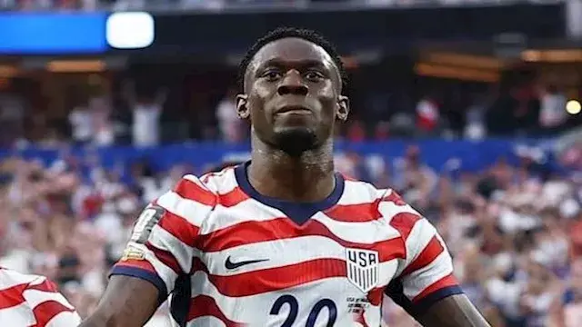 هدفان في المونديال وجدل سياسي....