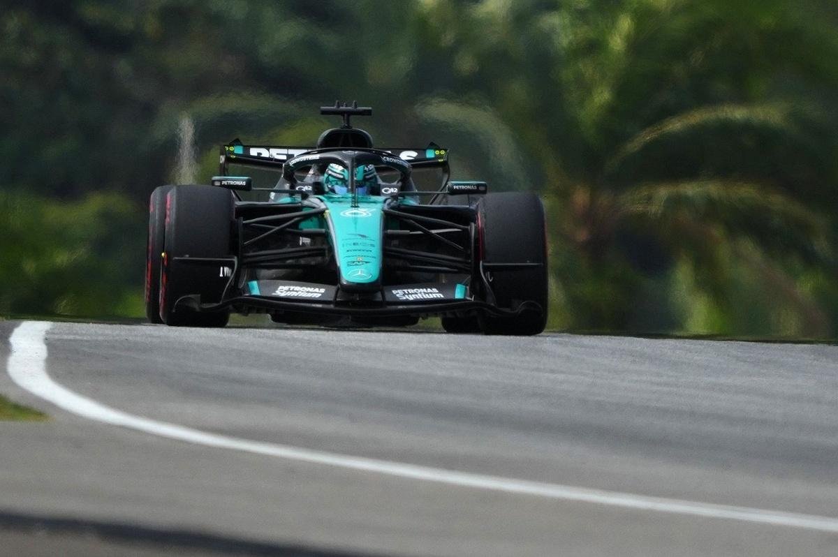 George Russell: "Off the pace" Mercedes F1 car needs tweaking at Sepang